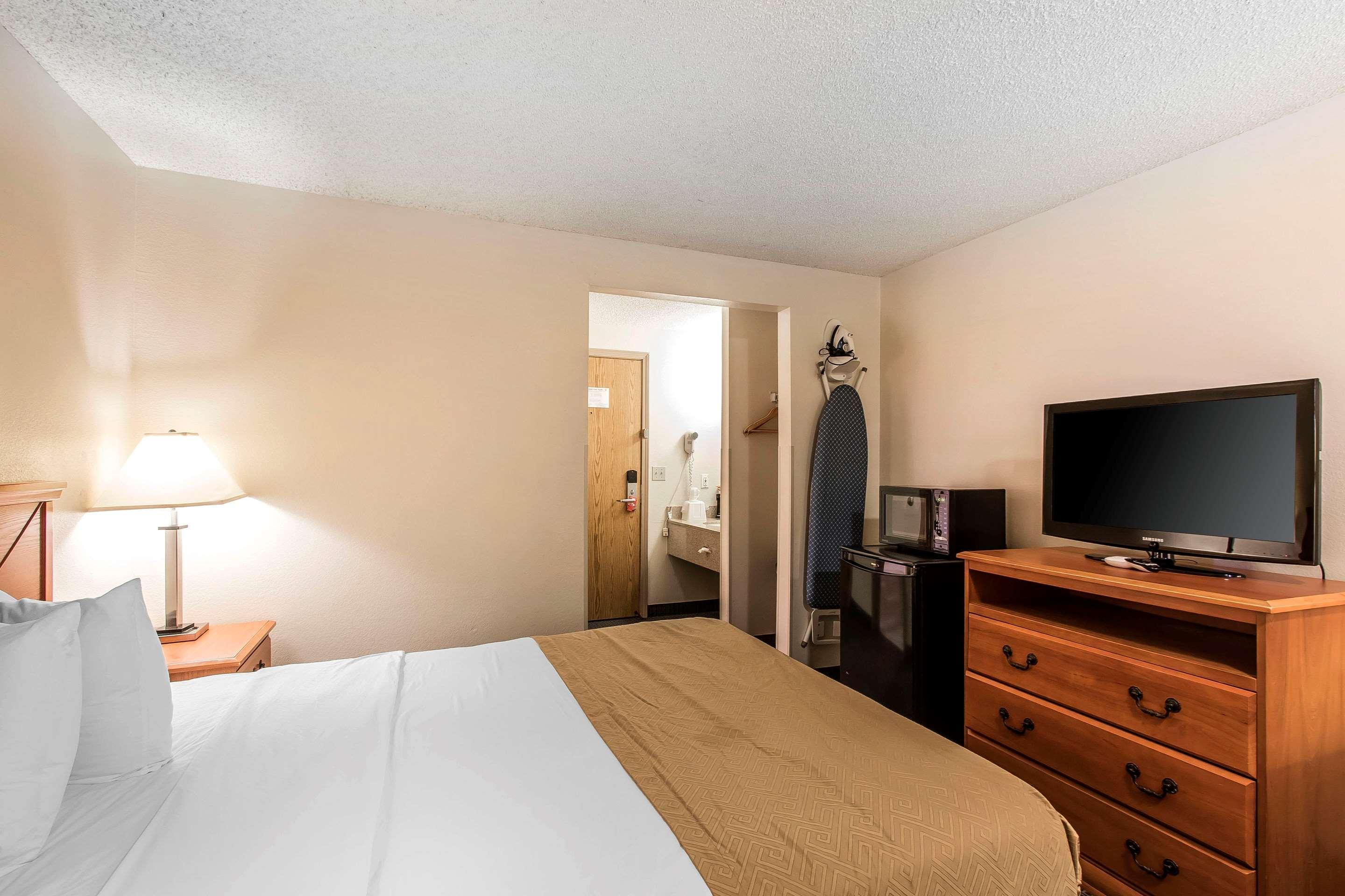 Brentwood Inn Clinton Εξωτερικό φωτογραφία