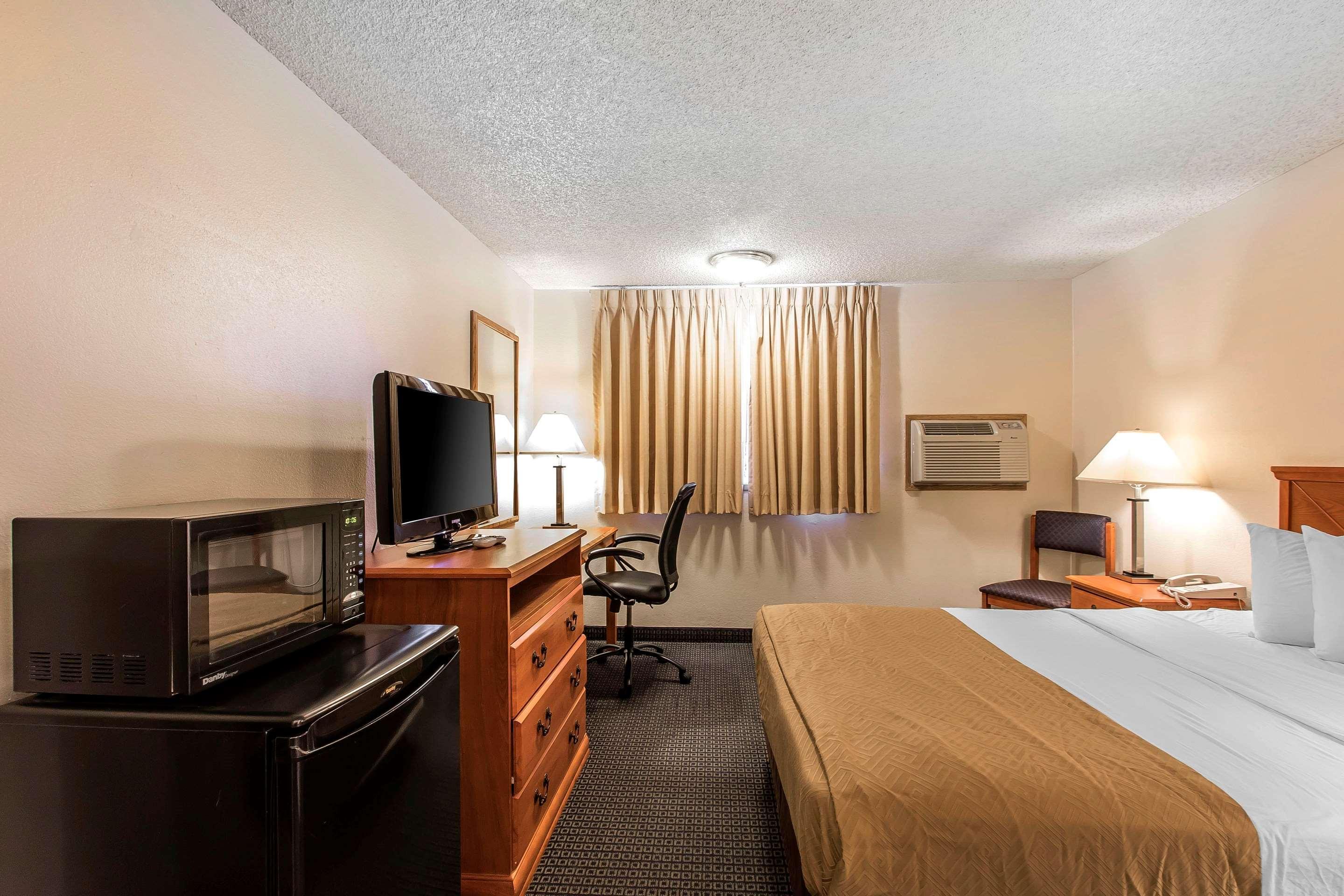 Brentwood Inn Clinton Εξωτερικό φωτογραφία