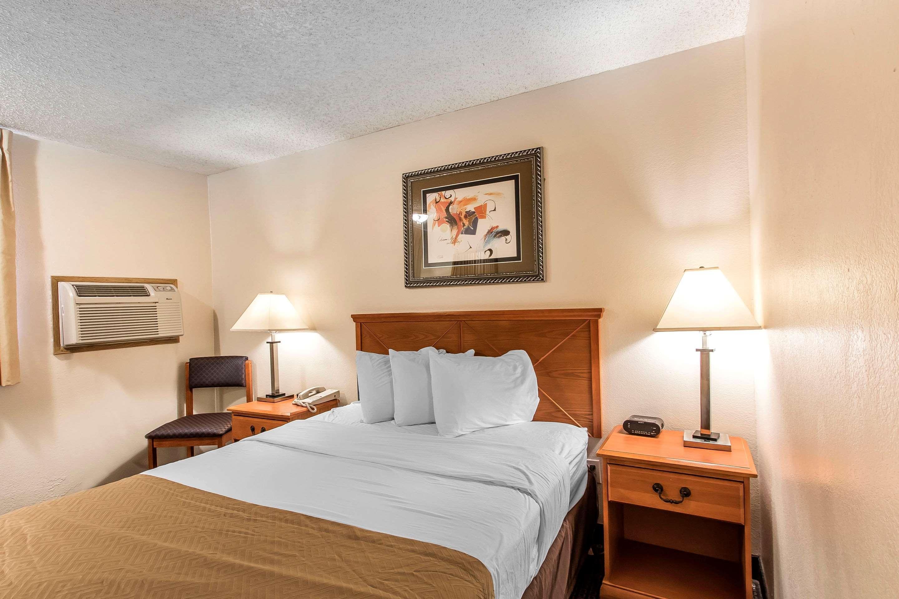 Brentwood Inn Clinton Εξωτερικό φωτογραφία
