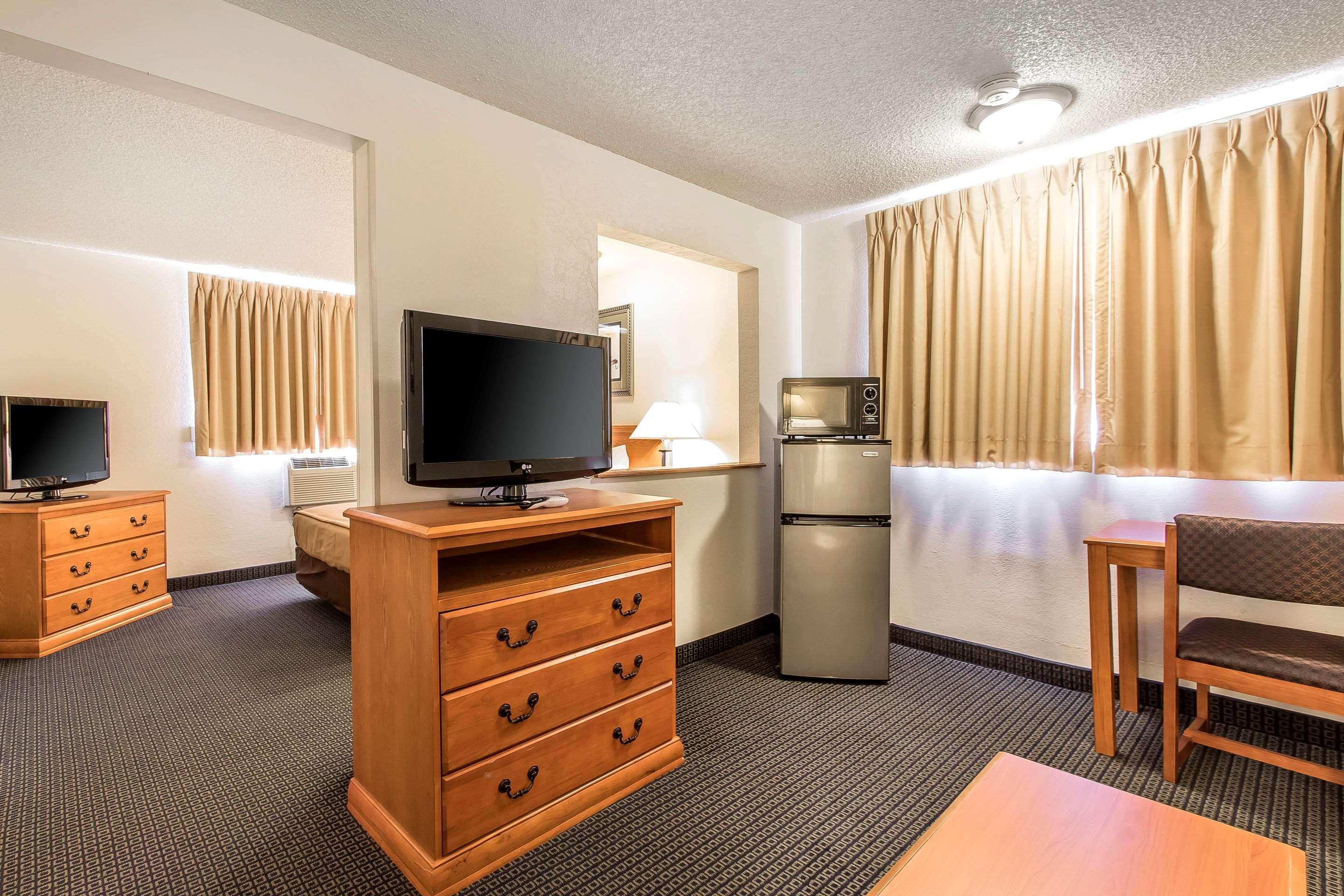 Brentwood Inn Clinton Εξωτερικό φωτογραφία