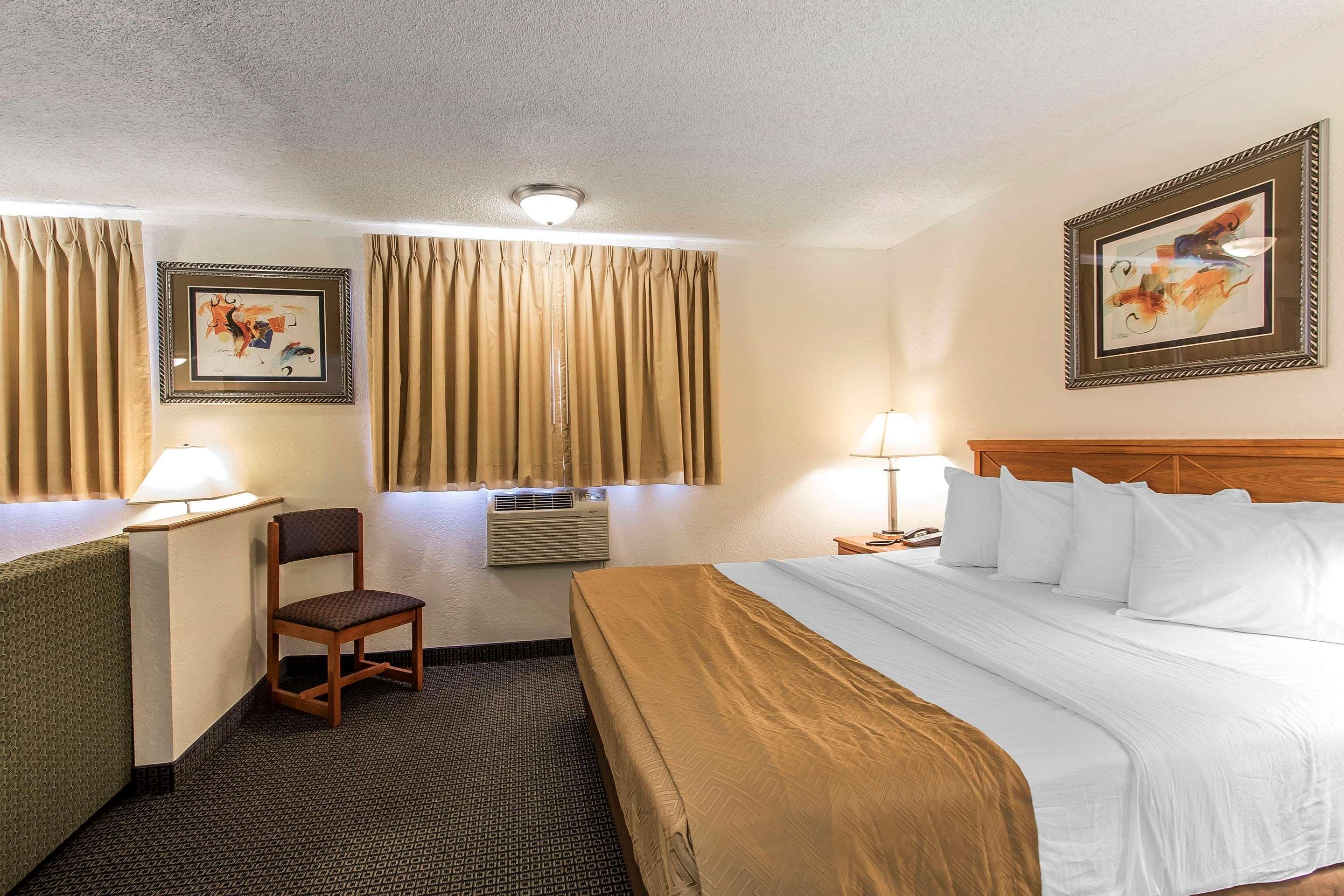 Brentwood Inn Clinton Εξωτερικό φωτογραφία