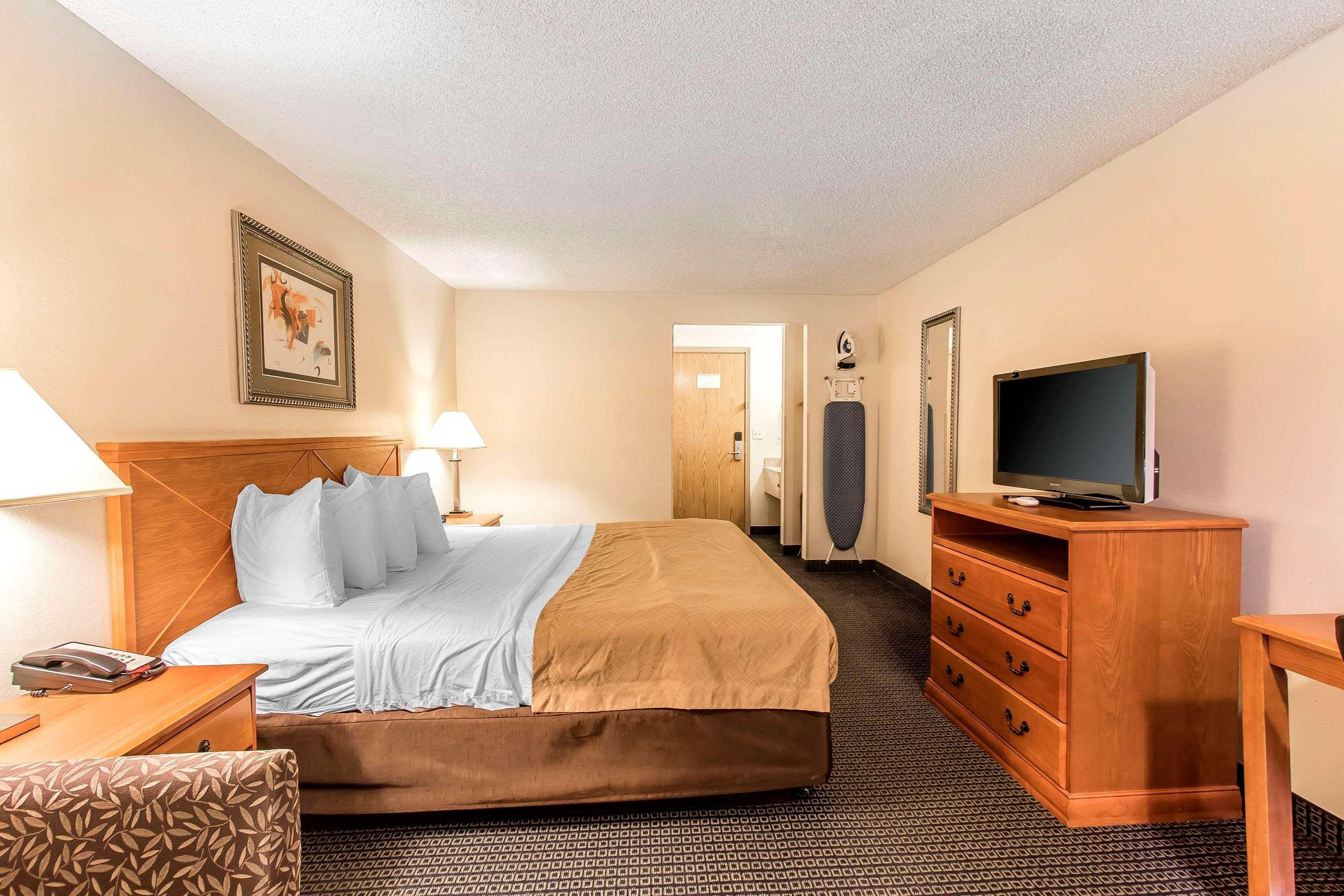 Brentwood Inn Clinton Εξωτερικό φωτογραφία