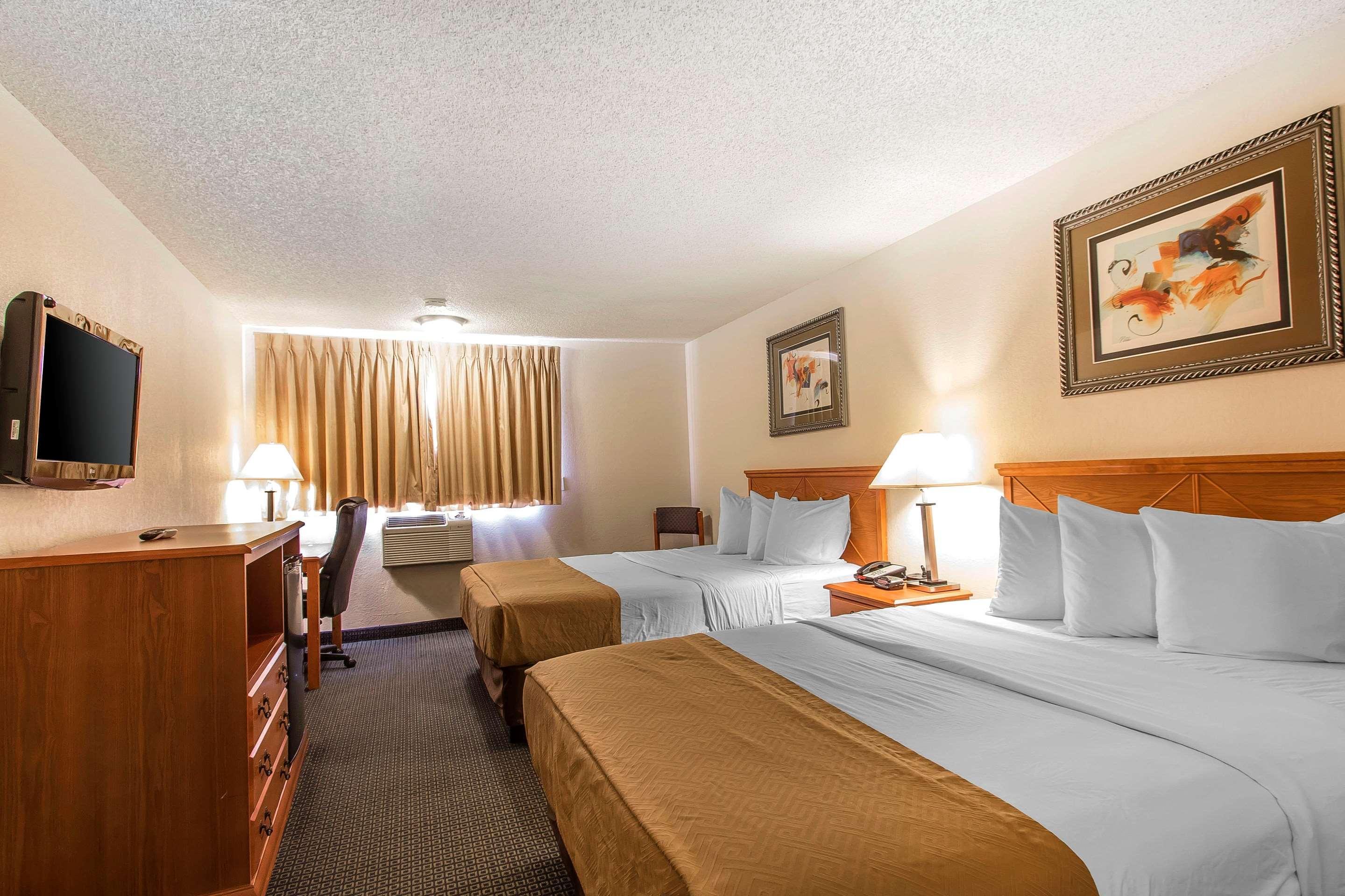 Brentwood Inn Clinton Εξωτερικό φωτογραφία