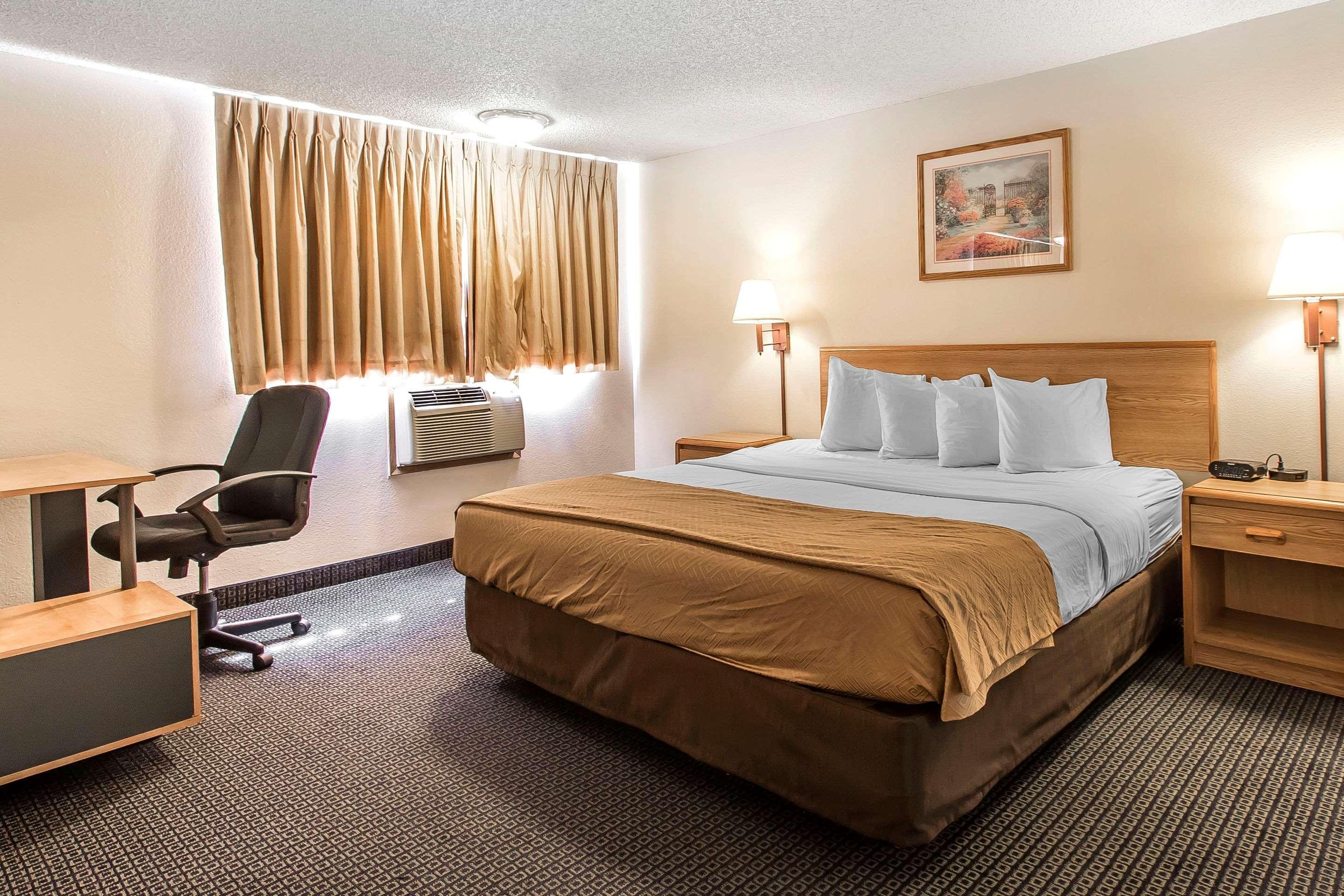 Brentwood Inn Clinton Εξωτερικό φωτογραφία