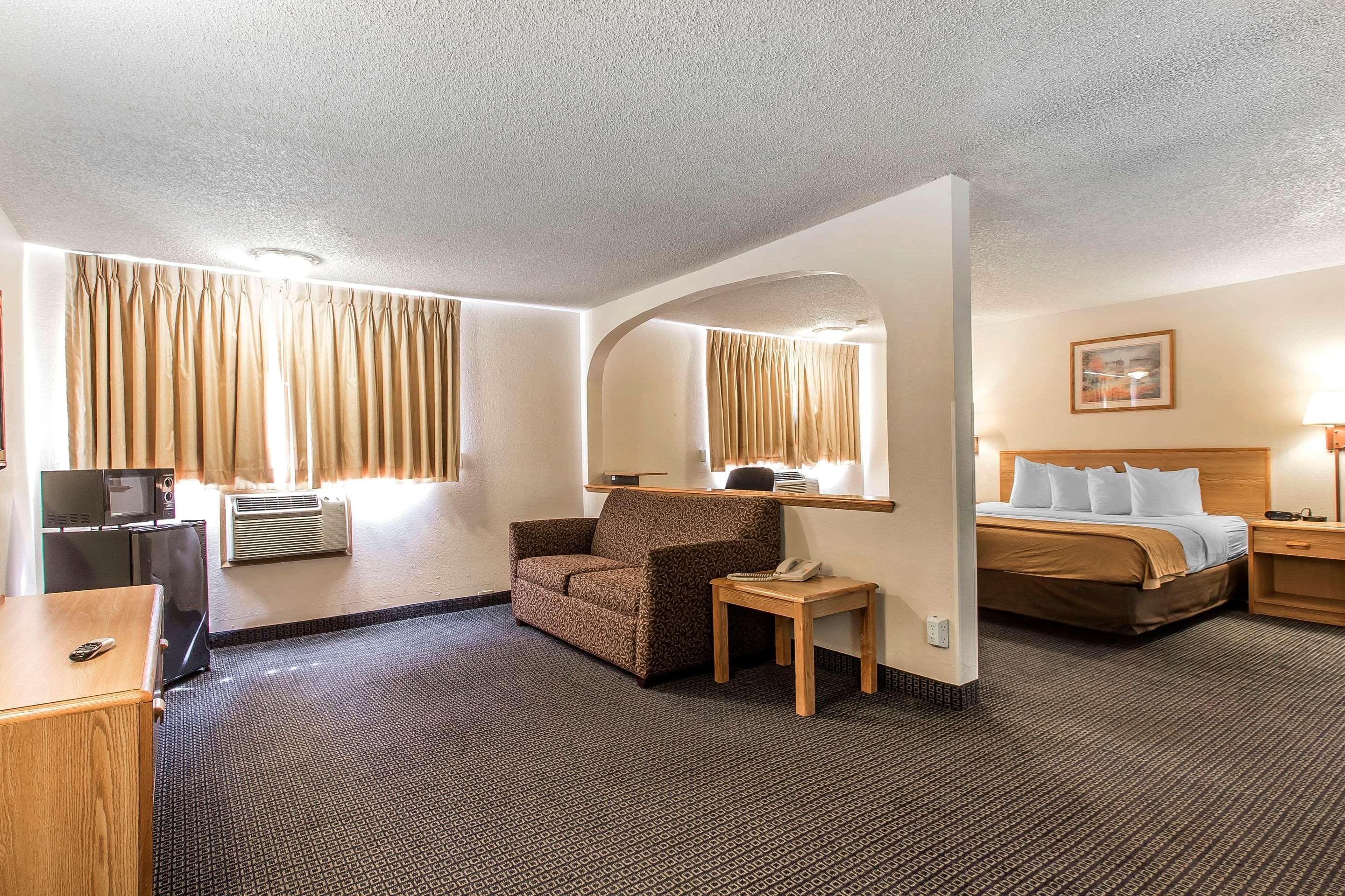 Brentwood Inn Clinton Εξωτερικό φωτογραφία