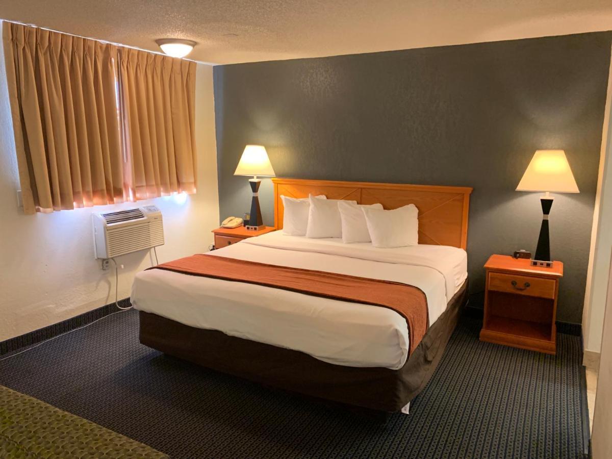 Brentwood Inn Clinton Εξωτερικό φωτογραφία